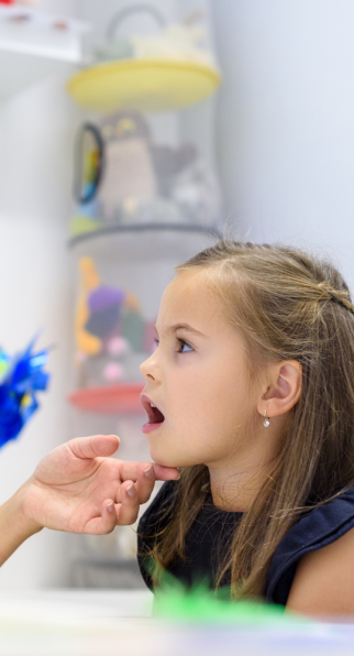 therapist-child-tongue